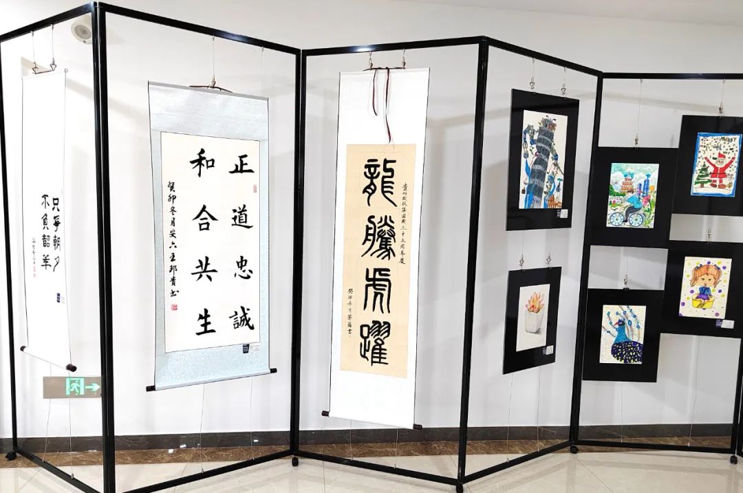 完美体育365(中国)股份有限公司官网铁投集团举办庆祝集团成立十五周年书画摄影展